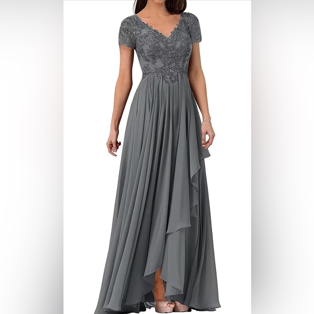 Mother of the Bride gown in gray. Still has tags never worn!